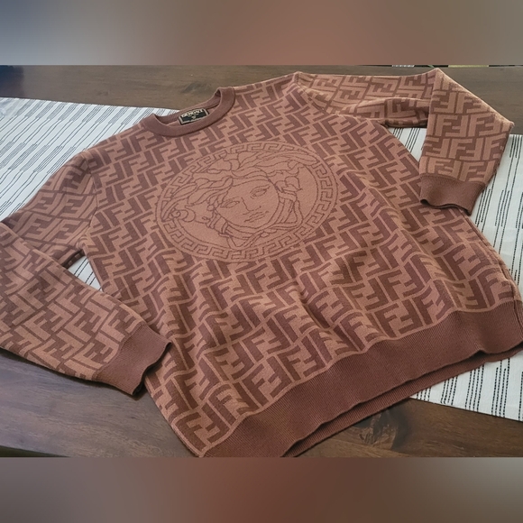 Versace x Fendi Sweater - Picture 8 of 13